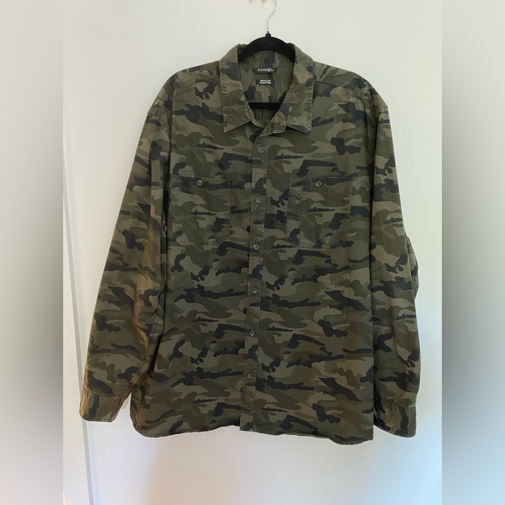 Camo button down Shacket, great for layering.   Size 2x, generous